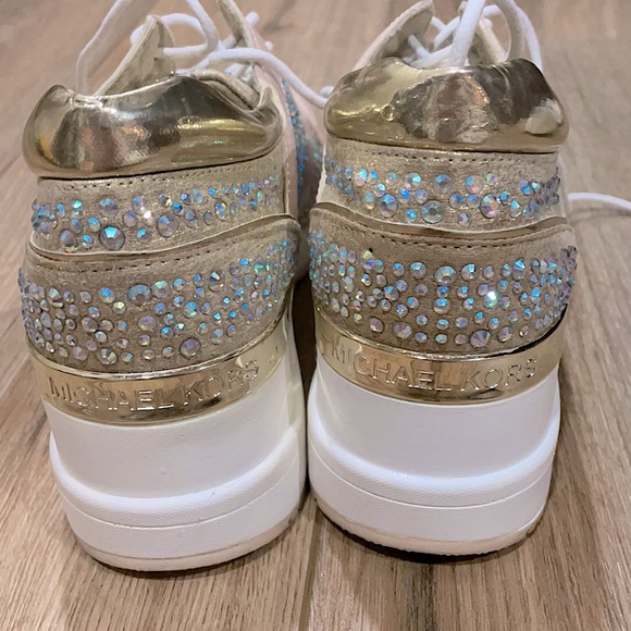 Michael Kors semi-high platform shoes, size US 5. Bottoms are a bit worn. - Picture 2 of 6